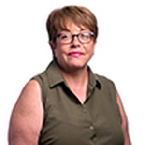 Portrait image of Liz Peters