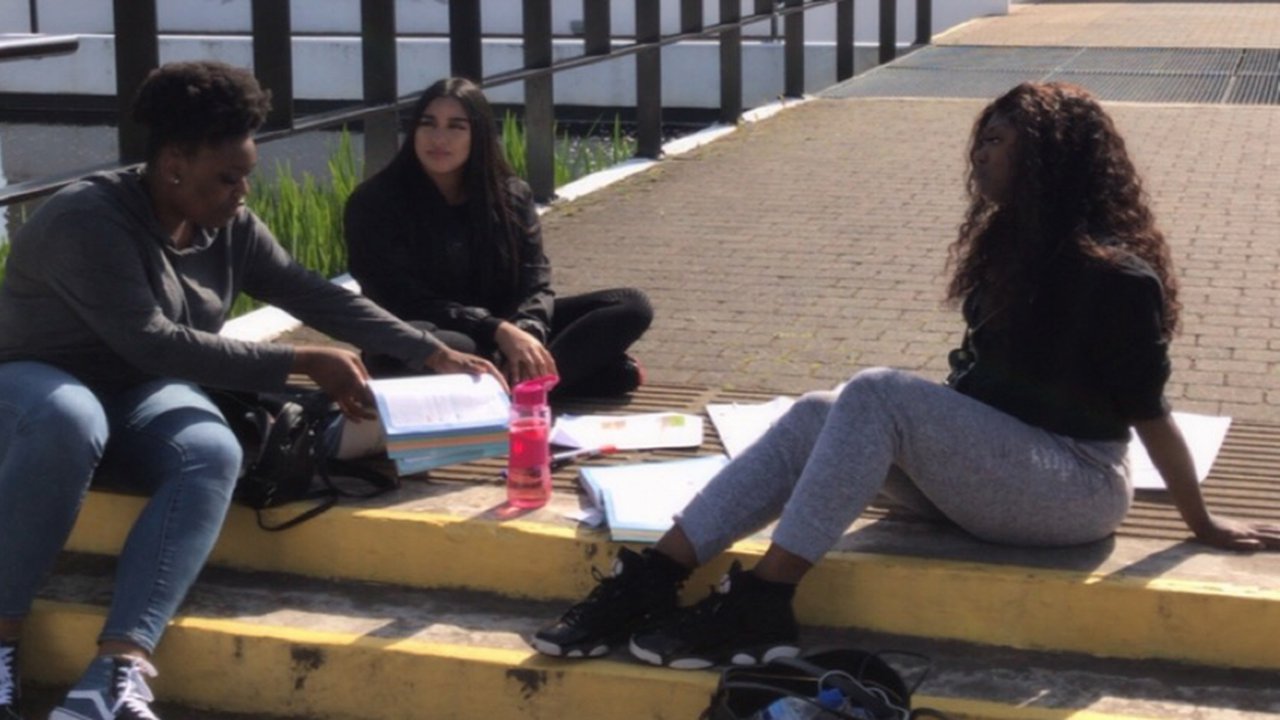 Students revise in the sun