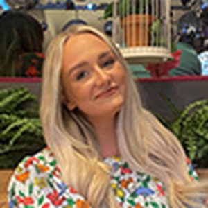 Portrait image of Natalie Curry