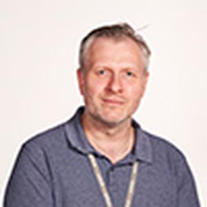 Portrait image of Lee Gizon