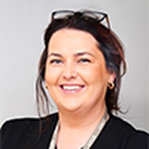 Portrait image of Hannah Feely