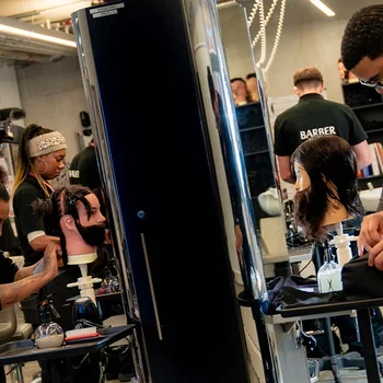 A fully equipped hair & beauty salon